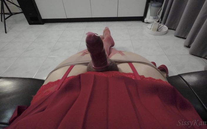 SissyKanisa: Sissykanisa em saia vermelha jogar com seu clitóris até gozar