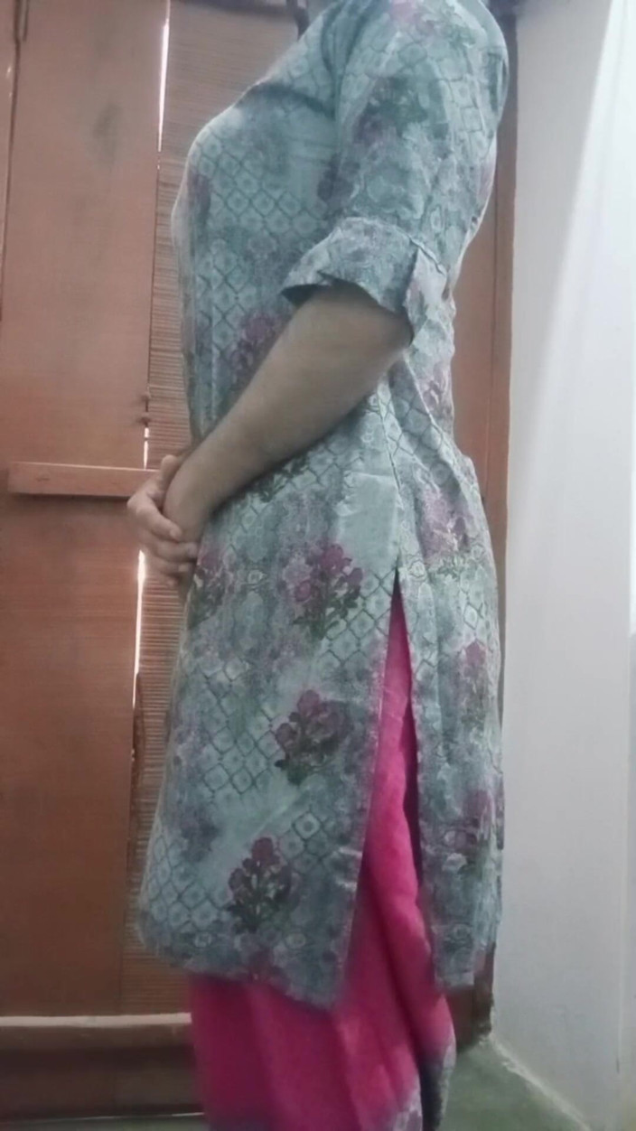 Gaurisissy: Indian Gay Crossdresser Gaurisissy Looking Like a Housewife in Salwar...