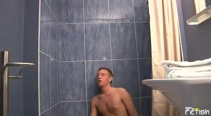 Gay Diaries: Tattooed guy sucks a big dick of the hotel employee...