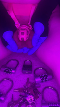 Lunathesissy's Debut 10 Day Chastity Lockup