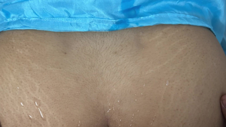 sutralove888: หนุ่มอินเดียในกระติกน้ําเงินและถอดออกอย่างรวดเร็ว
