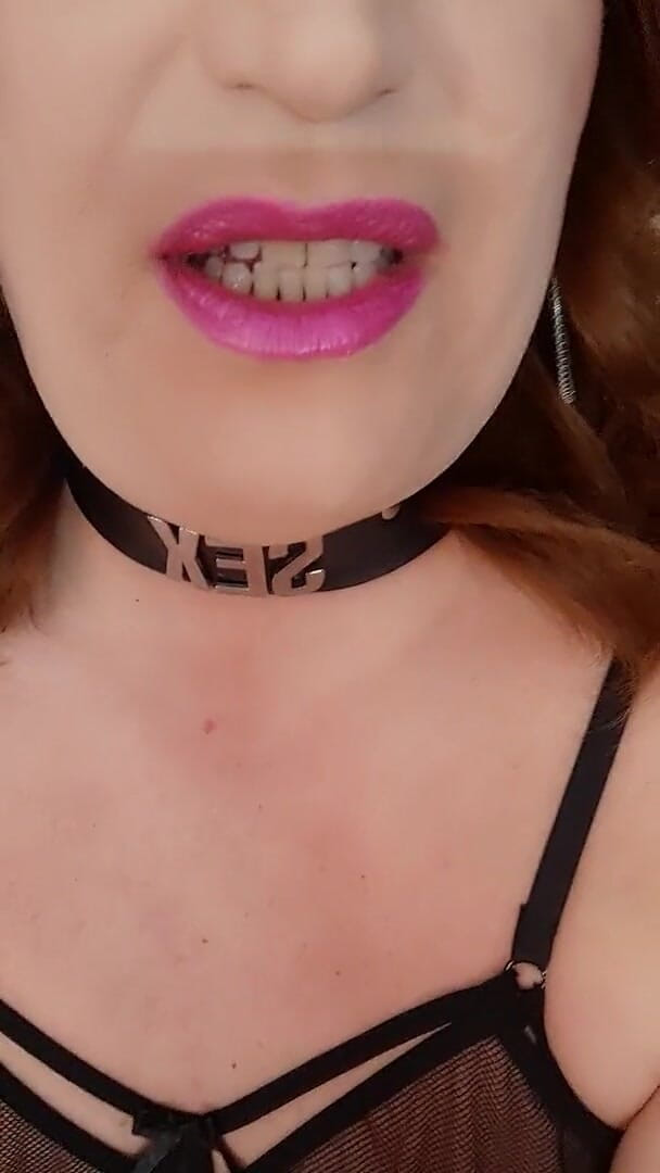 Victoria Lecherri: Chuchoter à ton oreille !