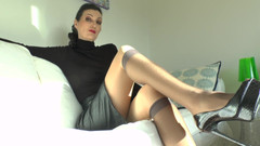 Lady Victoria Valente: È ora di annusare! Ora annusi i miei piedi doppi...