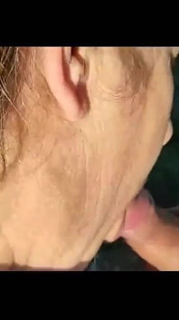 Bowjob ở nơi công cộng 1