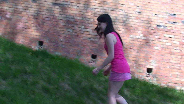 All Those Girlfriends: Lolly dans ediyor ve açıkta soyunuyor