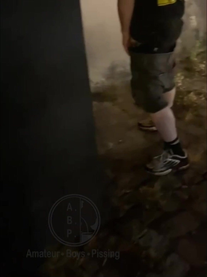 AmateurBoysPissing: Compilation of Amateur Boys Pissing in the Street