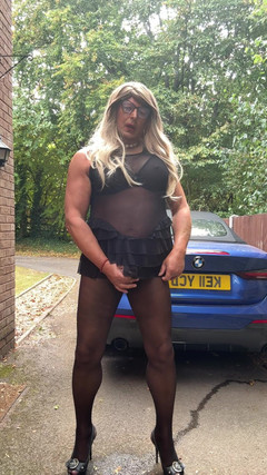 Kellycd2022: Crossdresser sexy Kellycd2022 în ciorapi negri fără cusături și tocuri