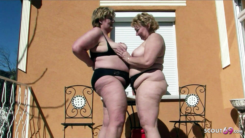 Full porn collection: 휴가 중 야외에서 자위하는 뚱뚱한 미시 레즈 앨마와 Fatyme