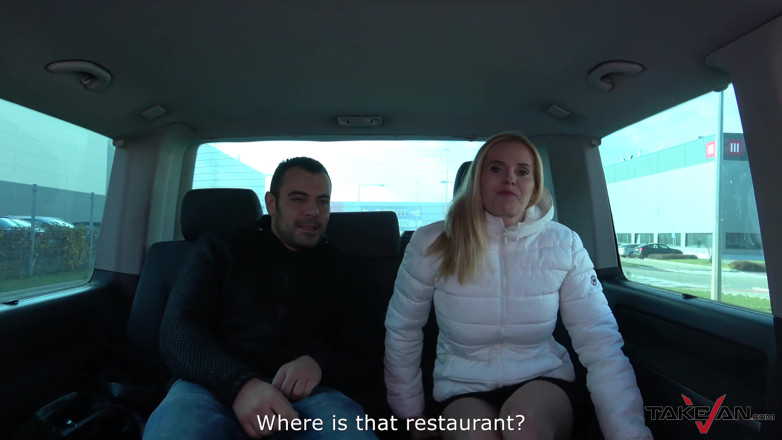 Take Van: Quartetto in auto da guida con la milf super arrapata...