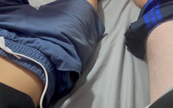 Quan Vietnam 18: Tonåring 18+ asiat leker med raka bästa vänner kuk i sängen...