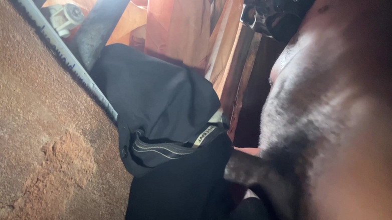 Bangcum8: Încerc să ejaculez cu un pui uriaș strâmt