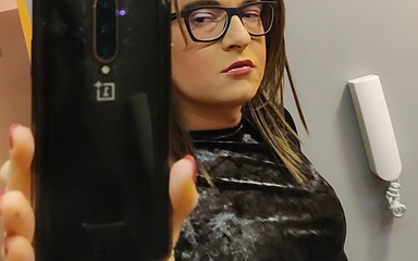 MicziCD: Eiaculazione davanti allo specchio