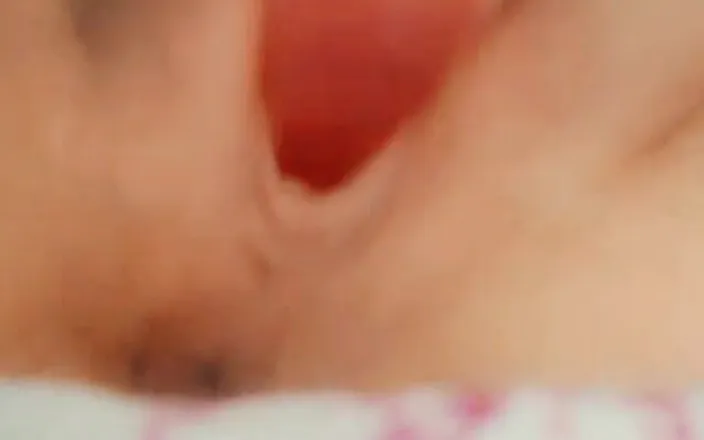 Jennigirl: Horny Girlfriend