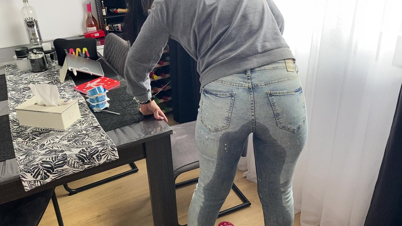 Panfil corina: बहुत कुछ खाना और पादना