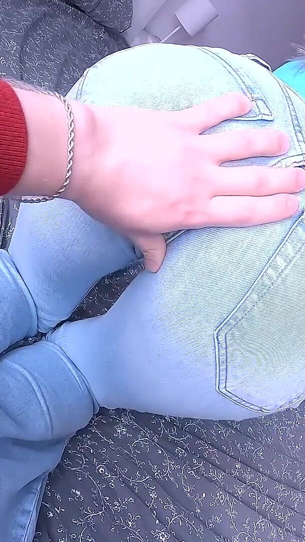 MichaelFrostPro: Una ragazza sconosciuta arrapata ha trascinato il cazzo del fattorino...