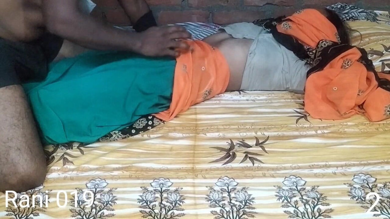 Rakesh: Video rekaman seks tante seksi india!