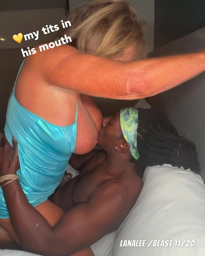 Lana Lee: Lana Lee, MILF mature, a très envie de la énorme bite...