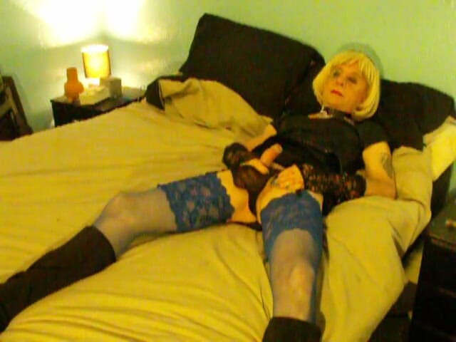 Boys2Girls: Amy new toy