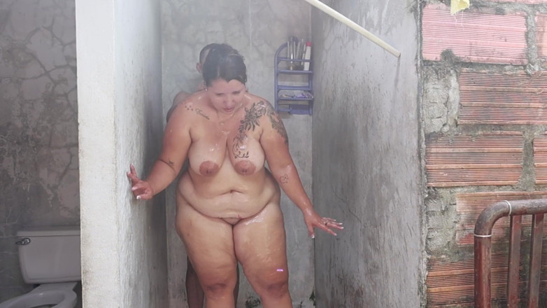 Lexly_16: MILF latina menggunakan jiran muda