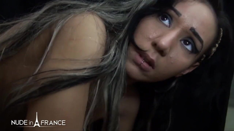 Nude in France: Gwenanie remaja: pertama kalinya disodok dan pertama kalinya dengan seorang...