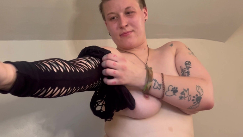 Thekookiejar: Tomboy ilk siyah yarağına yoğun sakso çekiyor