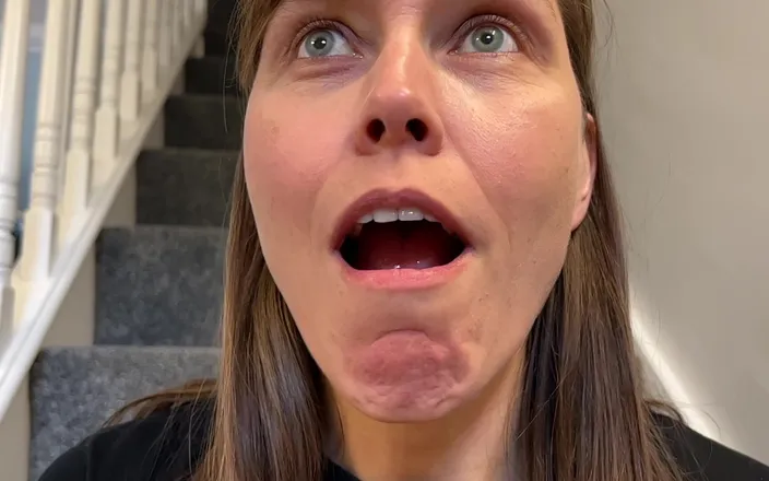 Wamgirlx: I bet you wish you had my tongue to suck...