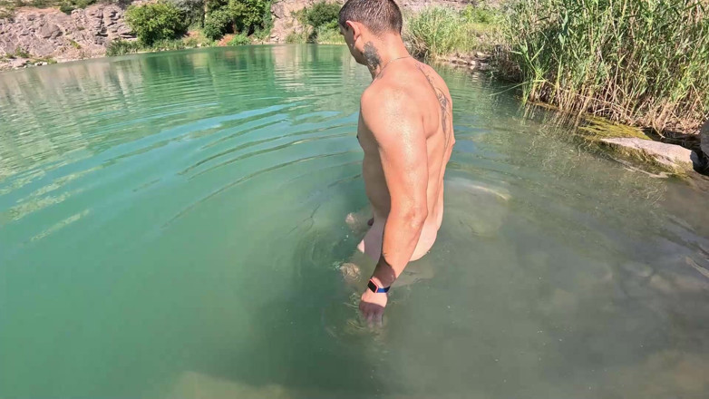 HotPrincessUA: Naked in Blue Water Playful Day with My Lover