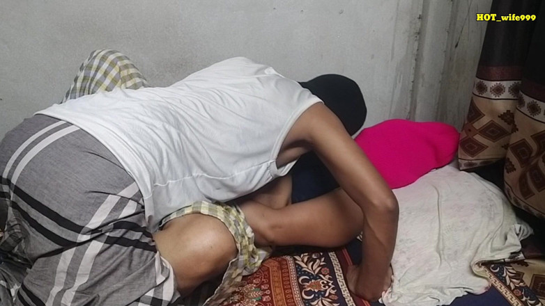 Hot_wife999: 印度德西村 bhabi 浪漫与 debar 床房