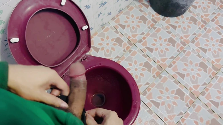 SinglePlayerBKK: Jerk off in Toilet at Street Food Shop