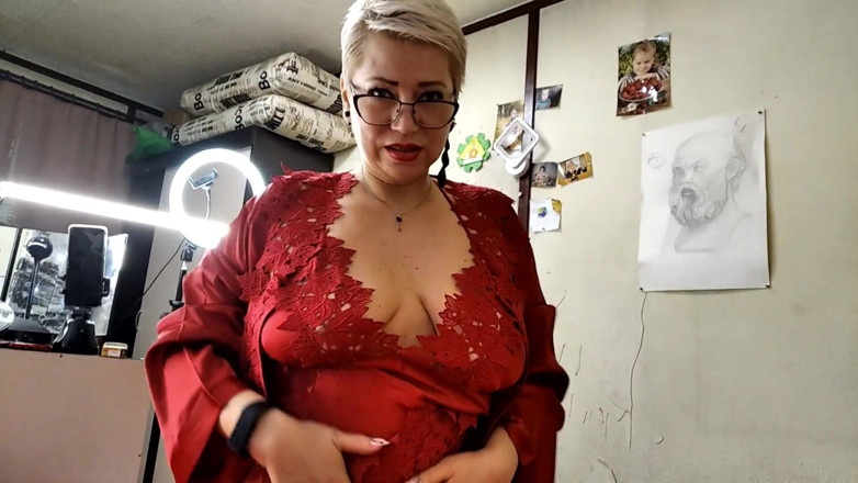 AimeeParadise: Dea troia matura in lingerie rossa succhia il cazzo e...