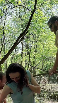 Trio all'aperto e scopata in faccia