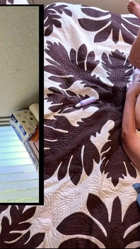 A colcha havaiana feita à mão e fodendo nela