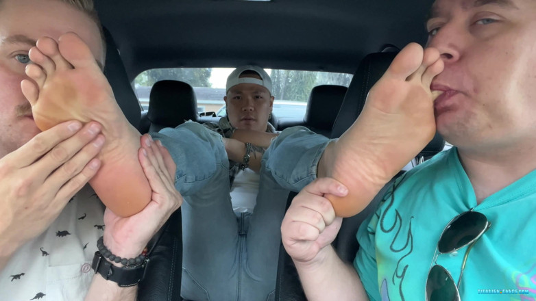 Ticklish Chubs: Snyft: Milus platí nohama