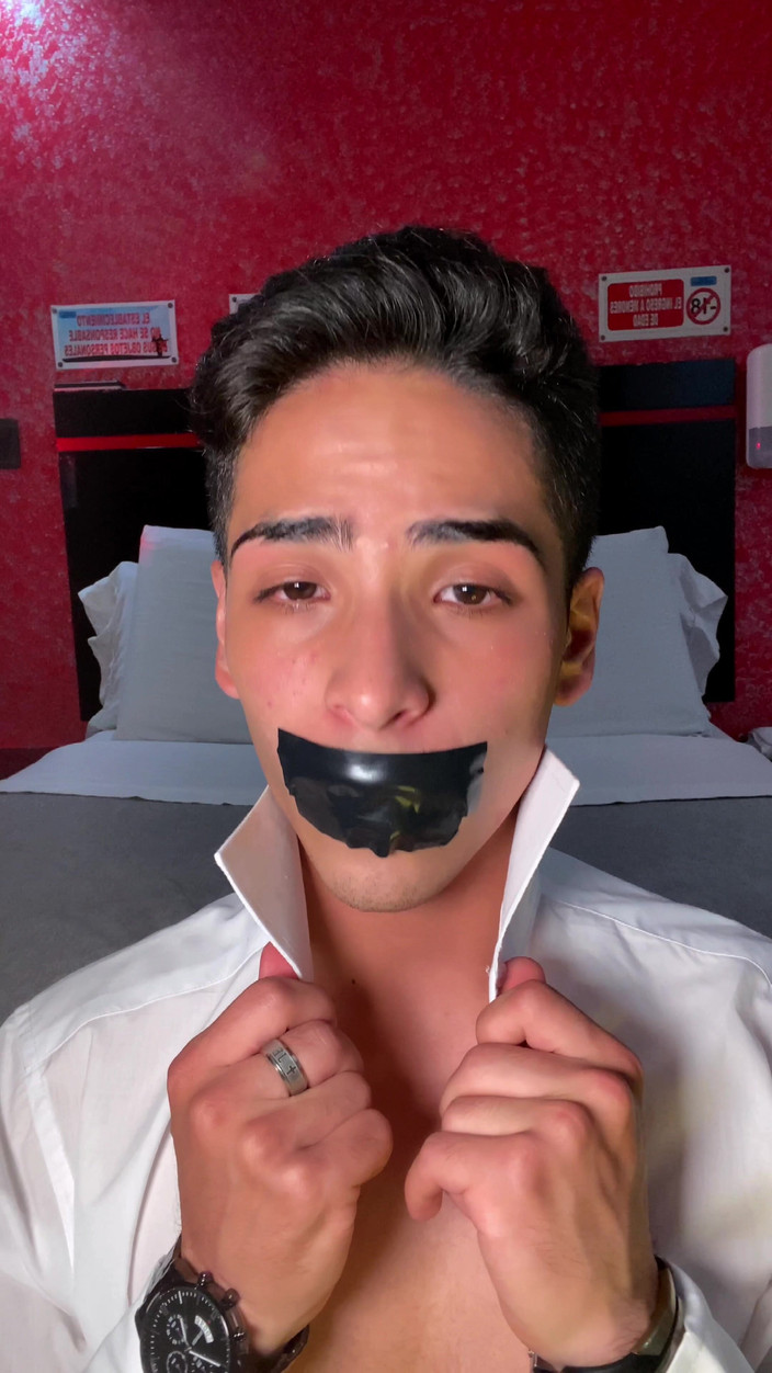 aodaboy: 내 입에 흰 셔츠와 리본