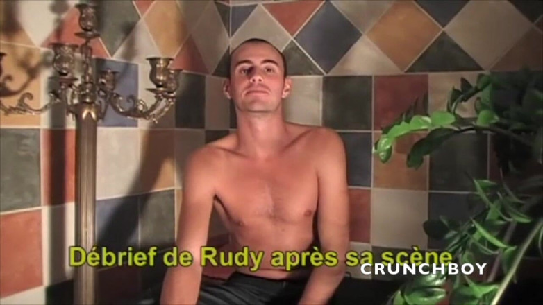 FRENCH AMATORS SEXTAPES: Seksowny twink zerżnięty przez Rudy'ego na świeżym powietrzu