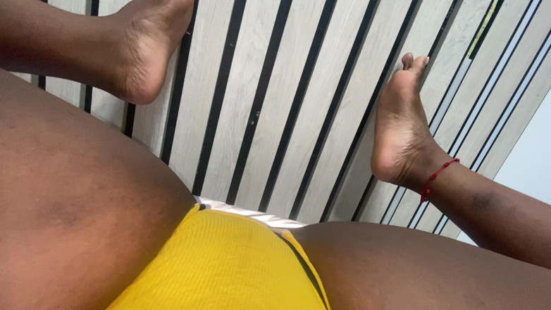 pampammedallo: Vecina Se Masturba Hasta Sacarse Toda La Leche