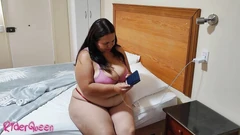 Üvey oğul seyahatte üvey annesini prezervatifsiz sikiyor - yatağı paylaşıyor