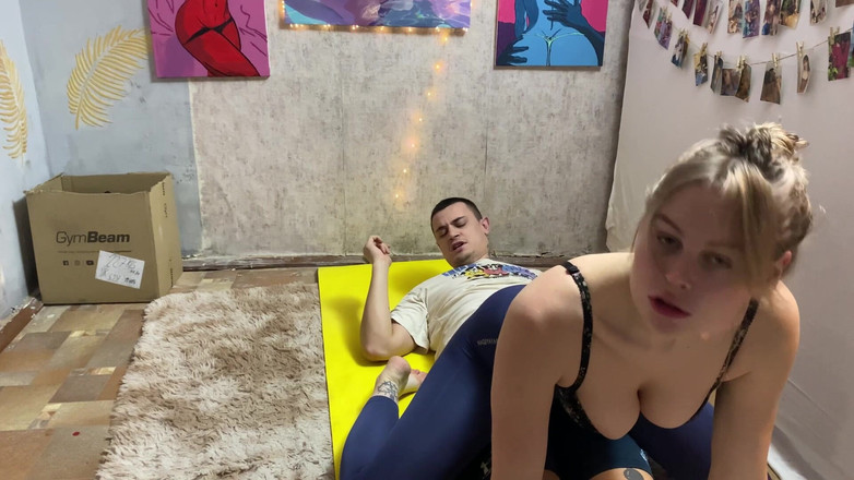 HotPrincessUA: Yoga adik tiri terganggu: bonggol kering &amp; gusti campuran