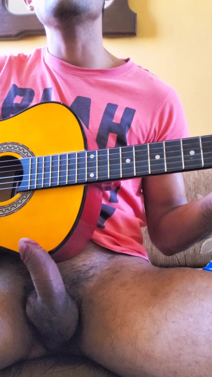 trebol_Jess: Young man squirts of cum on his musical instrument