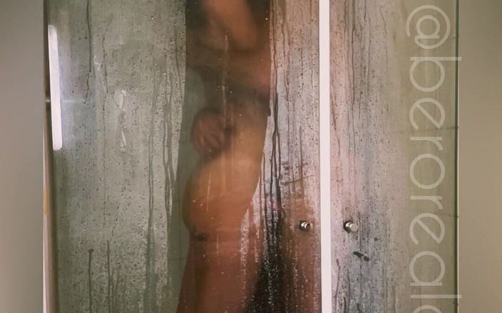 Berorealove: Ngentot di kamar mandi basah