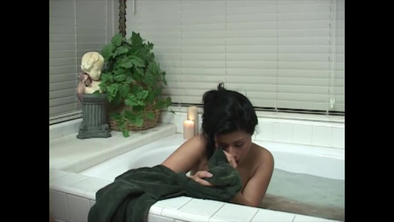 Teen clips and best blowjobs: Ragazza sexy asiatica prende un cazzo enorme per succhiare sborrate...