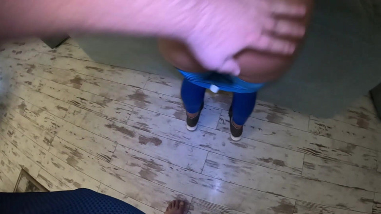 MilfyCalla: Lesklé stydké pysky Tease, tvrdý výprask, hluboké kouření a drsné šukání...