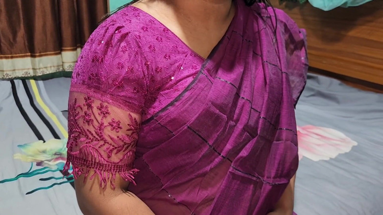 Akhi moni: Aku menikmati seks dengan saudara tiriku saat mereka bersama.