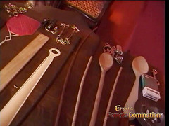 Lez Mates: Zrzka lezdom výprask brunetky sub a asijské děvky