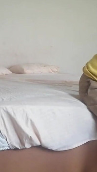 Část 3 Desi žena dovolená na ostrově Motel triky svádí zaměstnance pokojové služby hotelu a on byl drsný mladý šukač