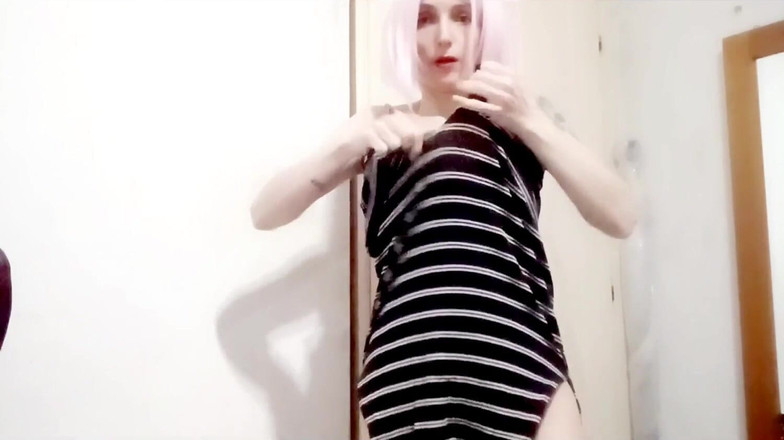 WhiteGoddessAlinaXXX: 撕裂衬衫 2025 年 11 月