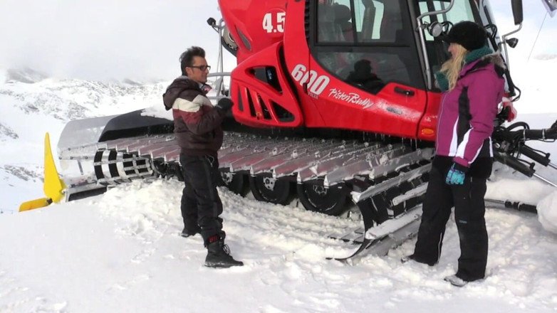 The Hunter Collection: Julia’s Hot Snow Drifts - film porno allemand complet (long film lenght)