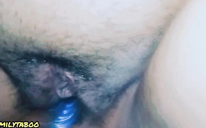 Sofixxx: Mollige stiefschwester mit einem köstlichen arsch kommt müde vom college...