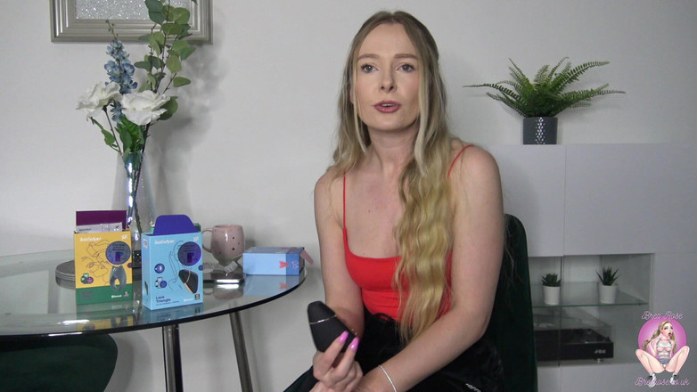 Brea Rose: Soddisfacendo il toy di unboxing