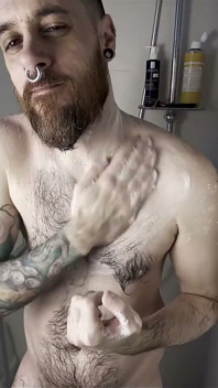 Chuveiro comigo depois da academia!